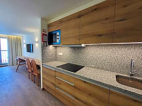 STUDIO SUPERIOR LANDVIEW