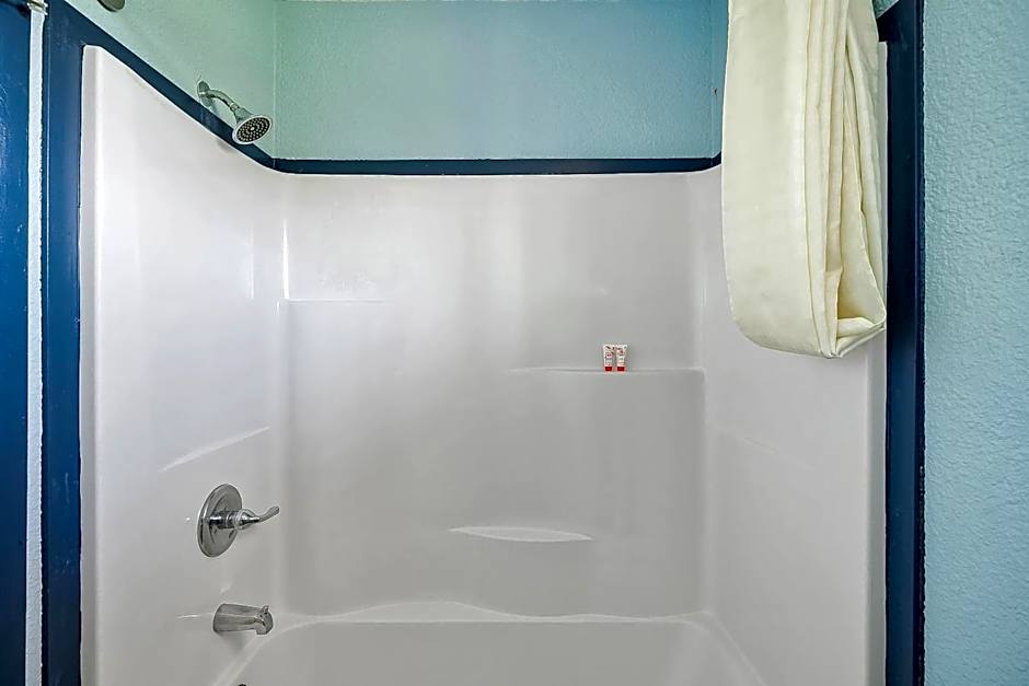 OYO Hotel Luling TX Downtown I-10/US-90