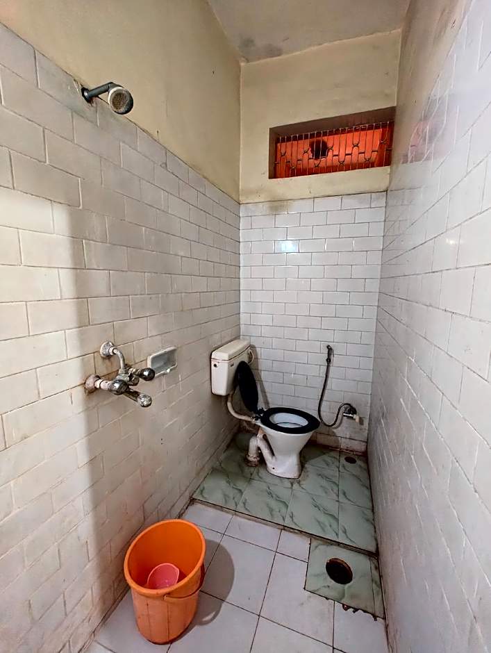 Goroomgo Shanti Guest House Near Kashi Vishwanath Temple Varanasi