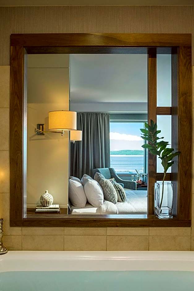 Photo 1 of 3 of Hospitality 1 King Bed Suite, Whirlpool, View, Balcony, Top Floor