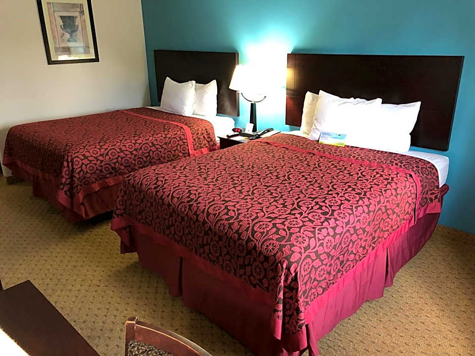 Days Inn & Suites by Wyndham Conroe North