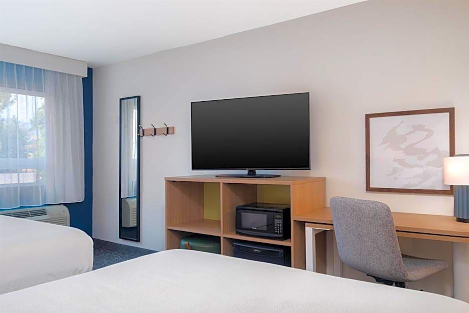 Spark by Hilton Springfield Eugene