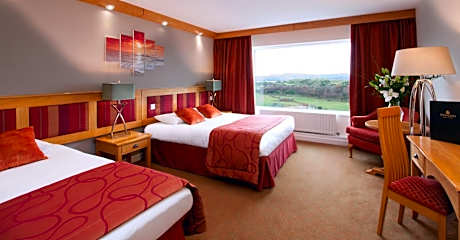Deluxe Double or Twin Room with Sea View