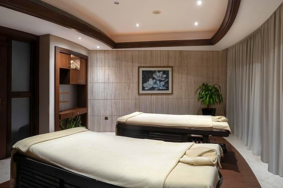 The Diplomat Radisson Blu Residence