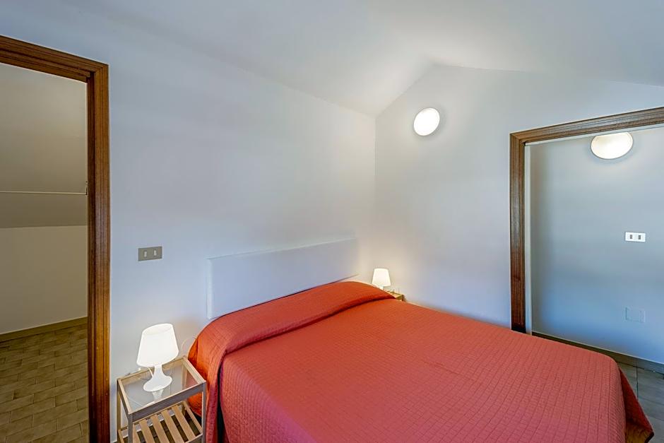 Loano Apartment Pool & Garden