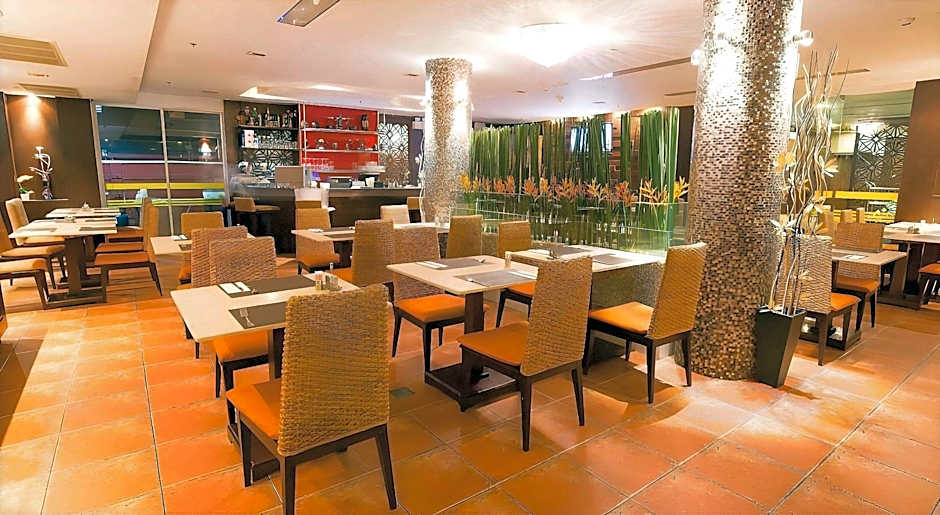 Lohas Residences Sukhumvit (SHA Plus)