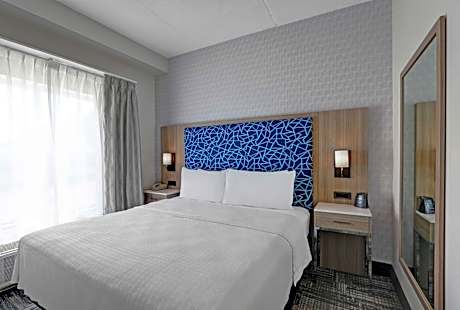 One-Bedroom King Suite - Non-Smoking