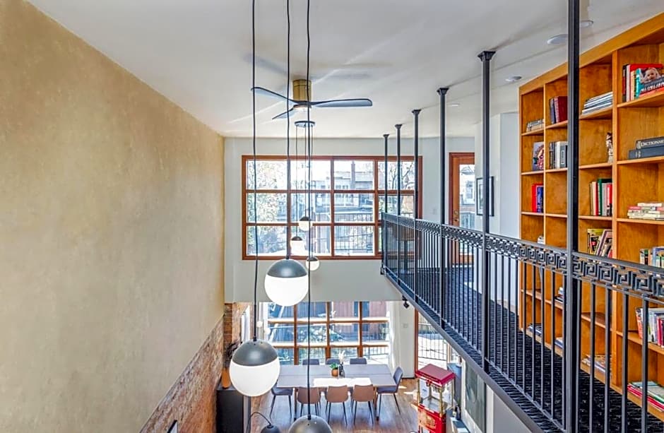 Warehouse Style Loft near Yorkville