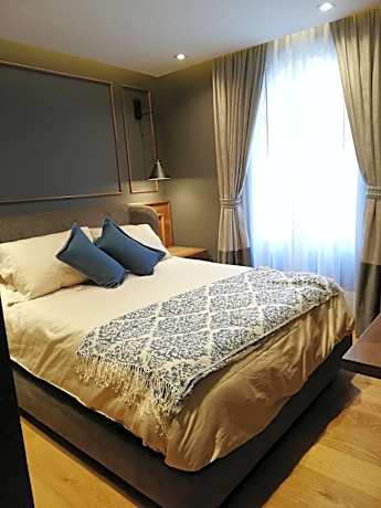 Queen Room with Balcony