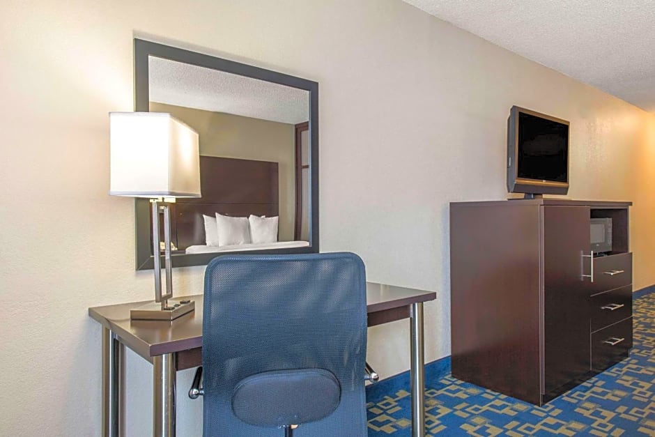 Comfort Inn & Suites Near Universal Orlando Resort-Convention Ctr