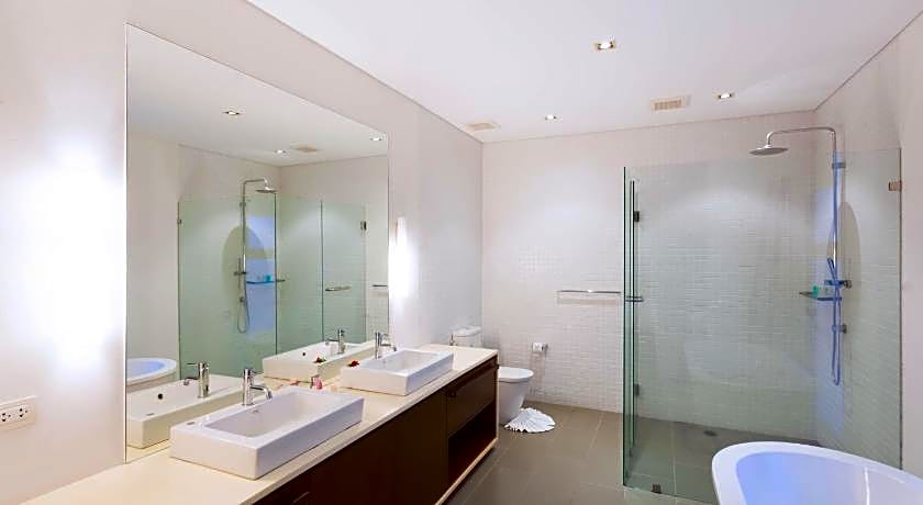 Baan Yamu Residences by RESAVA