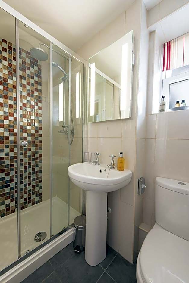 Cliftons Guest House