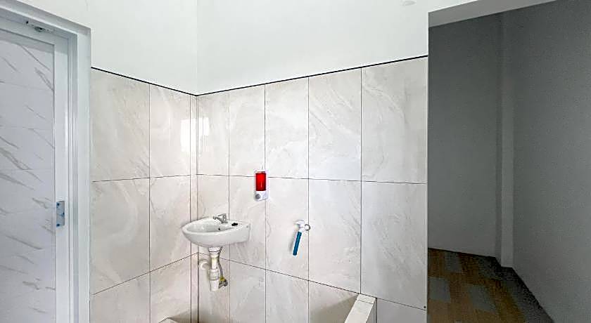 RedDoorz Syariah near Alun Alun Wonosobo 4