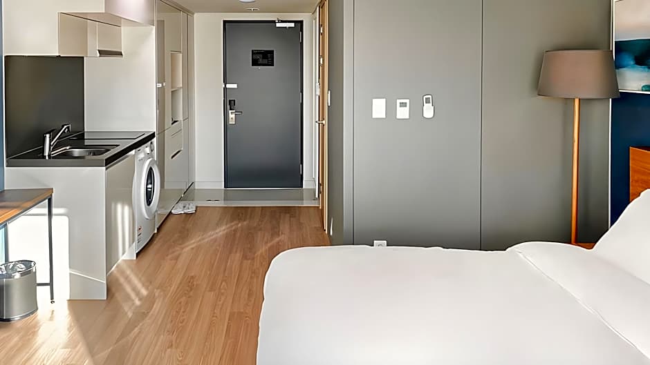 Chungchoho Best Hotel