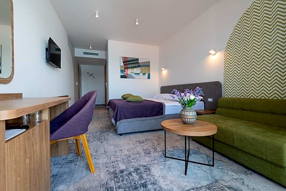 Foto 1 di 14 di Deluxe 1 Double Bed or 2 Beds, Sea View, Balcony