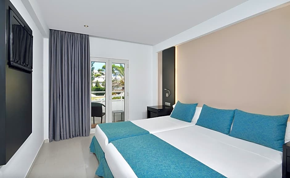 Photo 1 of 9 of Triple Room