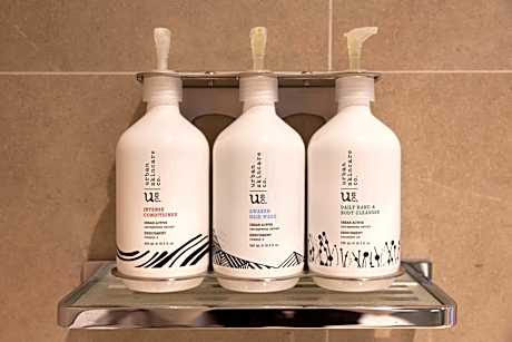 1 Queen Standard Accessible With Free Breakfast