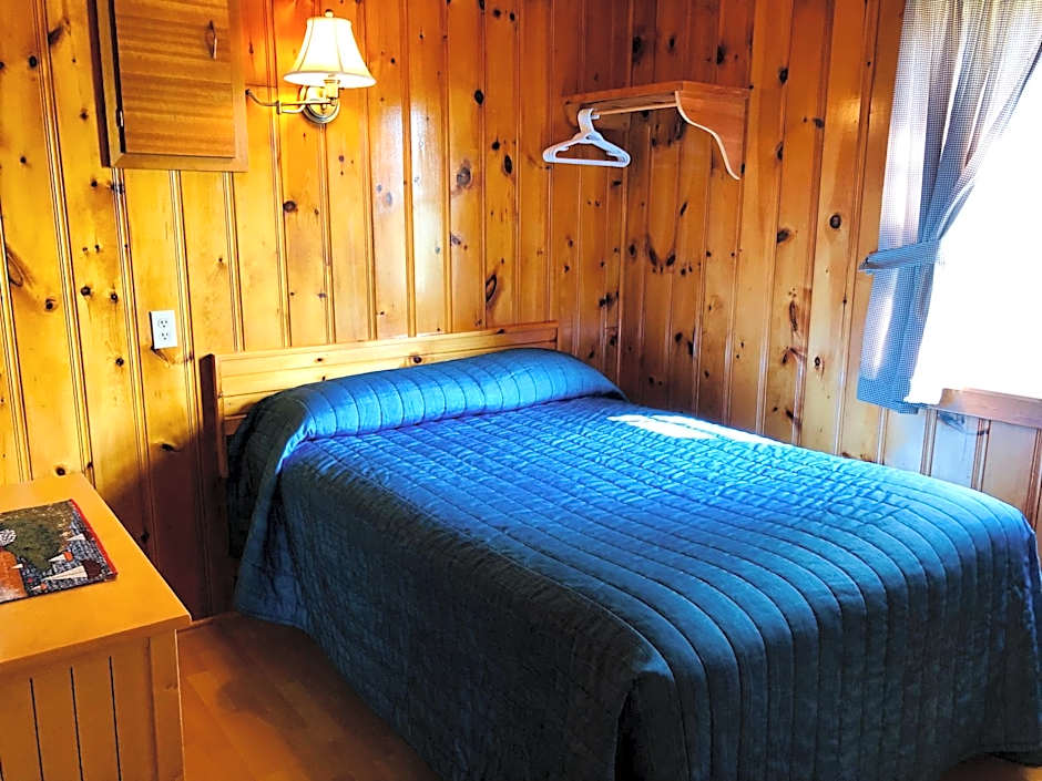 Green Gables Bungalow Court