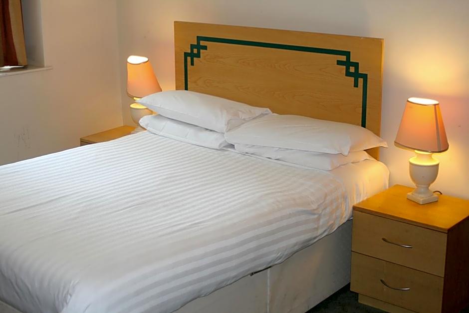 Hanover Hotel & McCartney's Bar