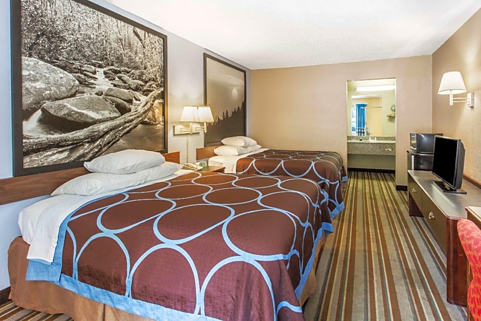 Super 8 by Wyndham Caryville TN