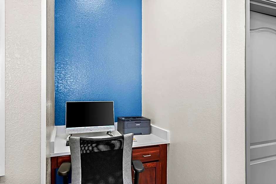 Comfort Inn & Suites Plainville-Foxboro