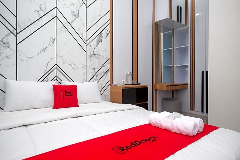 RedDoorz Syariah at Tasneem Puspowarno Semarang