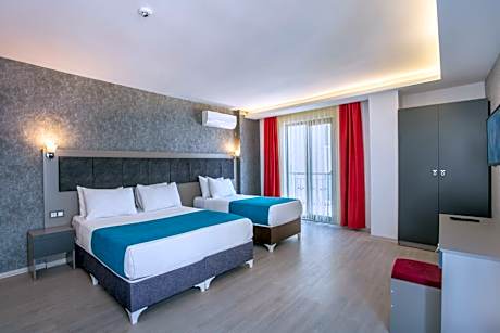 Deluxe Quadruple Room