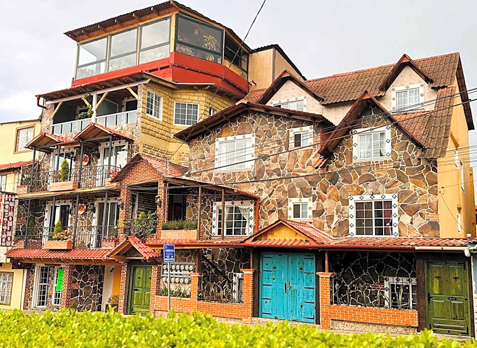 Hotel & Suites Cerro Roj0