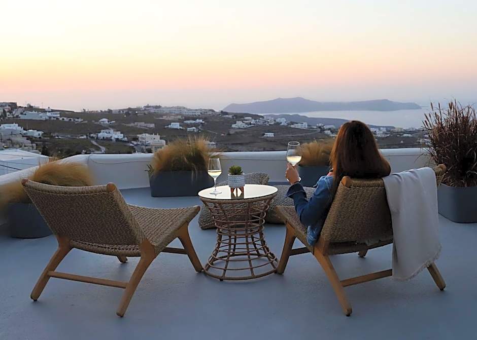 Arxegono Cave Houses Santorini