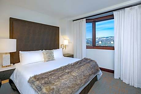 King Room with Sofa Bed