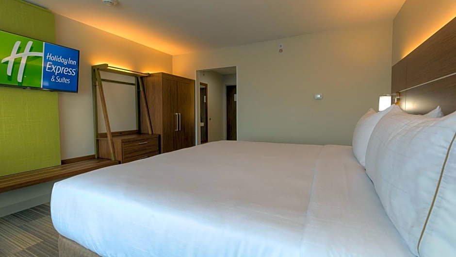 Holiday Inn Express & Suites Tulsa Midtown By IHG