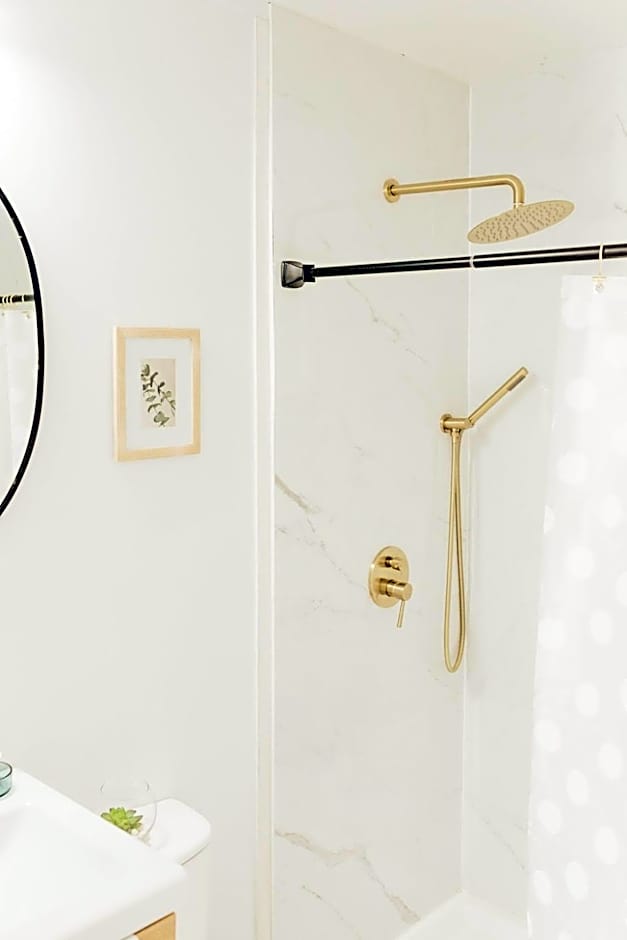 Naramata Courtyard Suites