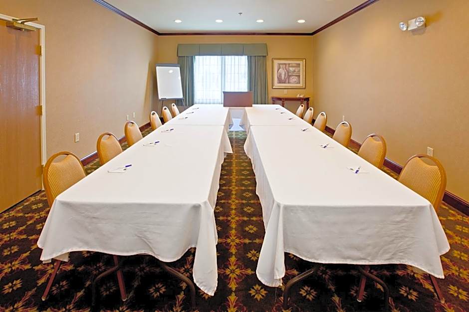 Holiday Inn Express Lebanon By IHG