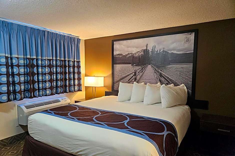 Super 8 by Wyndham Spruce Grove