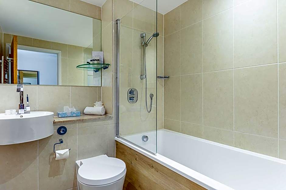 Captain's Club Hotel & Spa