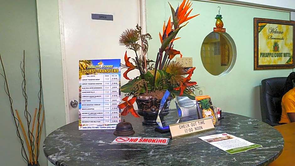 Pineapple Court Hotel