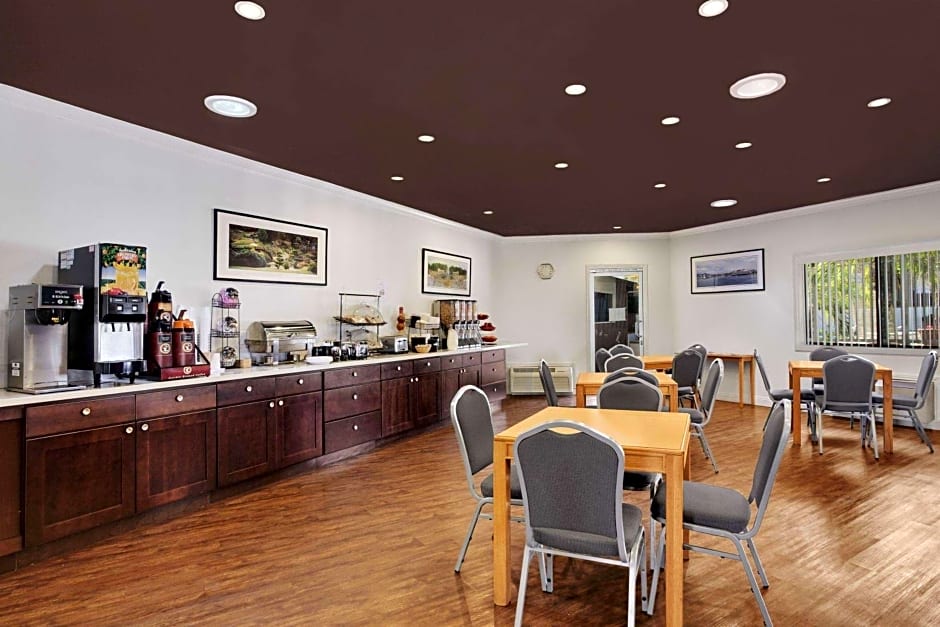 Ramada by Wyndham Torrance