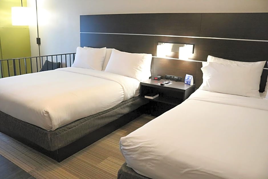 Holiday Inn Express Hotel & Suites Columbia-Fort Jackson, an IHG Hotel