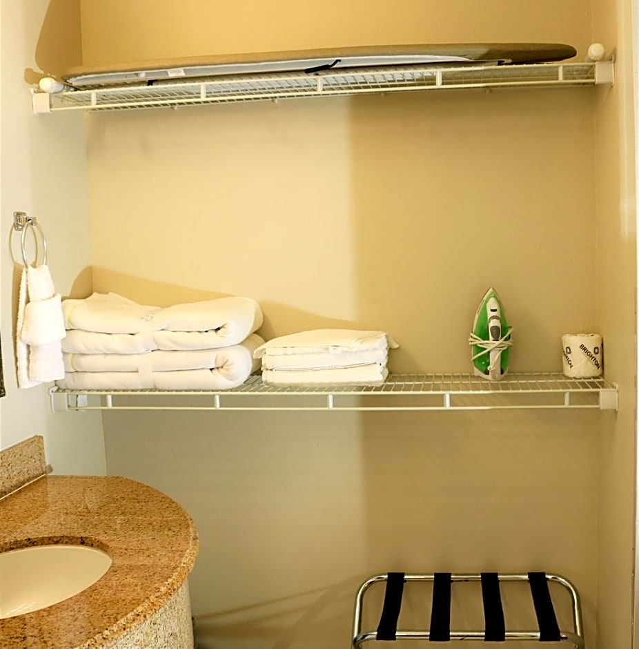 Monte Carlo Inn- Near Disney