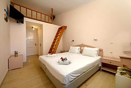 Triple Room with Sea View