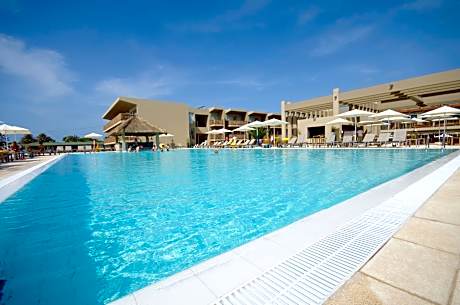 Oasis Salinas Sea