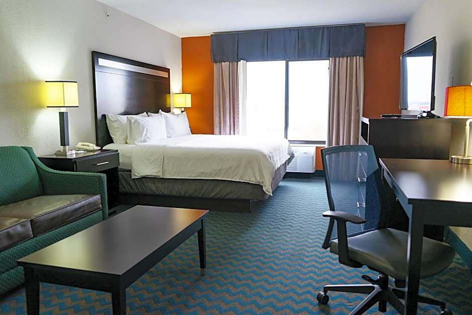 HOLIDAY INN EXPRESS & SUITES ROANOKE RAPIDS By IHG