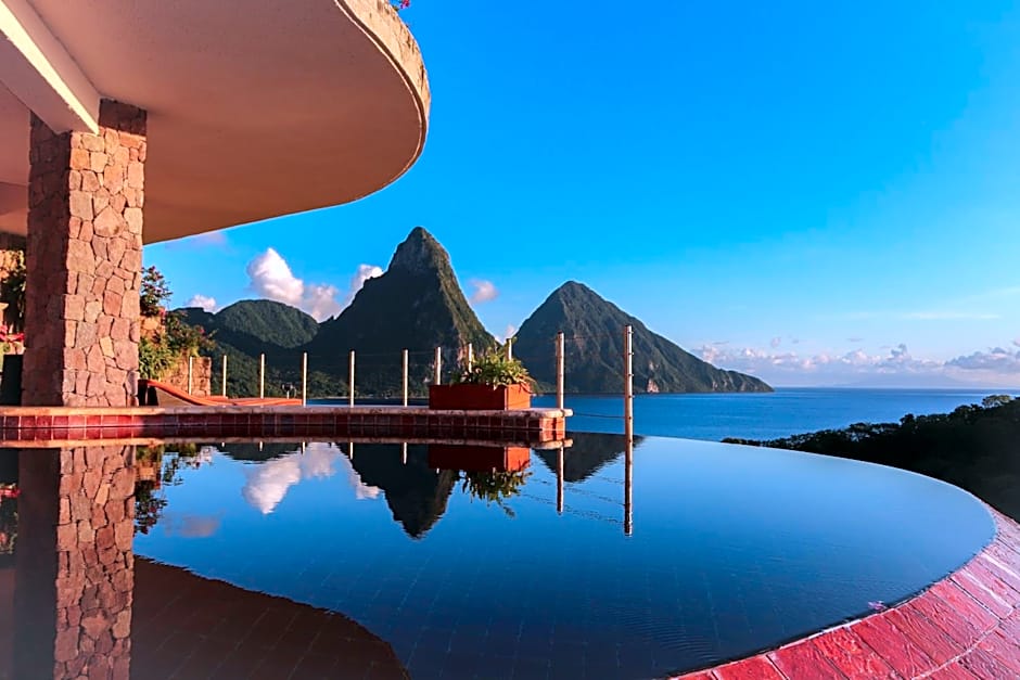 Jade Mountain Resort