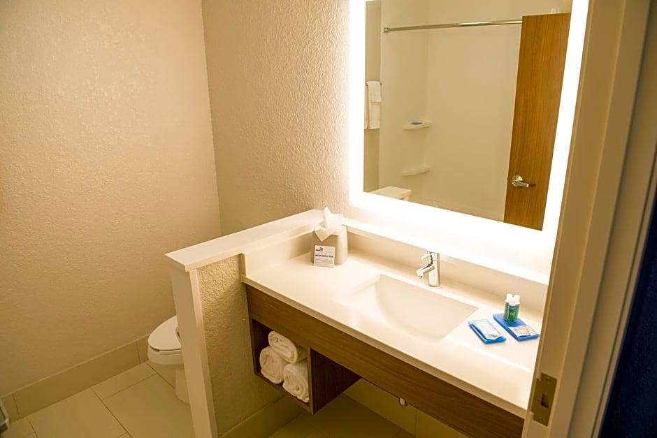 Holiday Inn Express and Suites Dayton Southwest By IHG