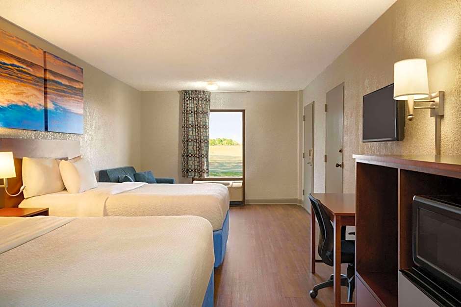 Days Inn by Wyndham Dillon