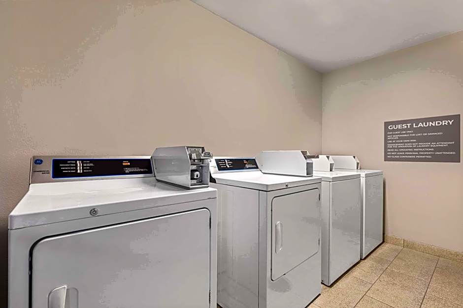 Spark By Hilton Charlotte Tyvola I-77