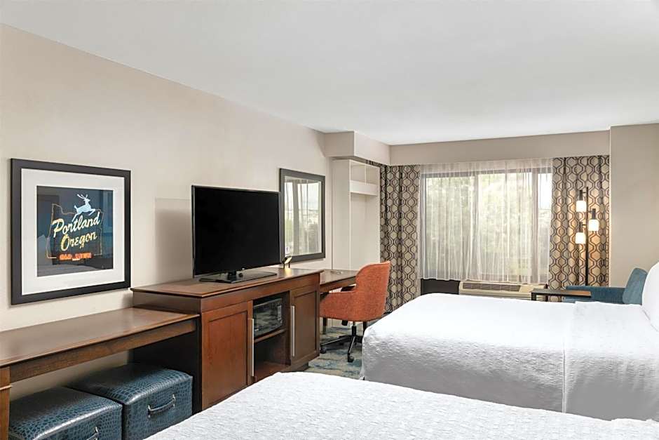 Photo 1 of 1 of 2 Queen Beds, Hearing Accessible