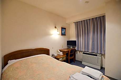 Semi Double Room - Non-Smoking