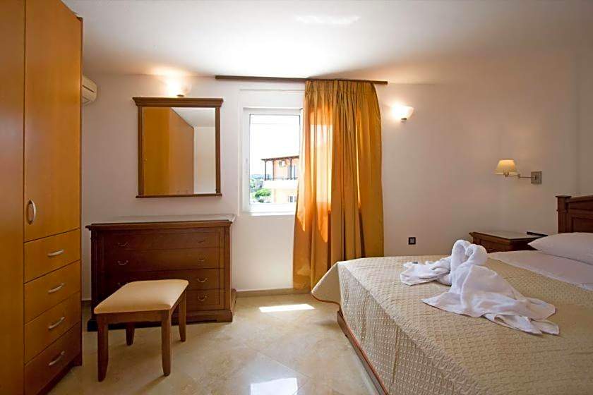 Mythos Beach Hotel Apartments