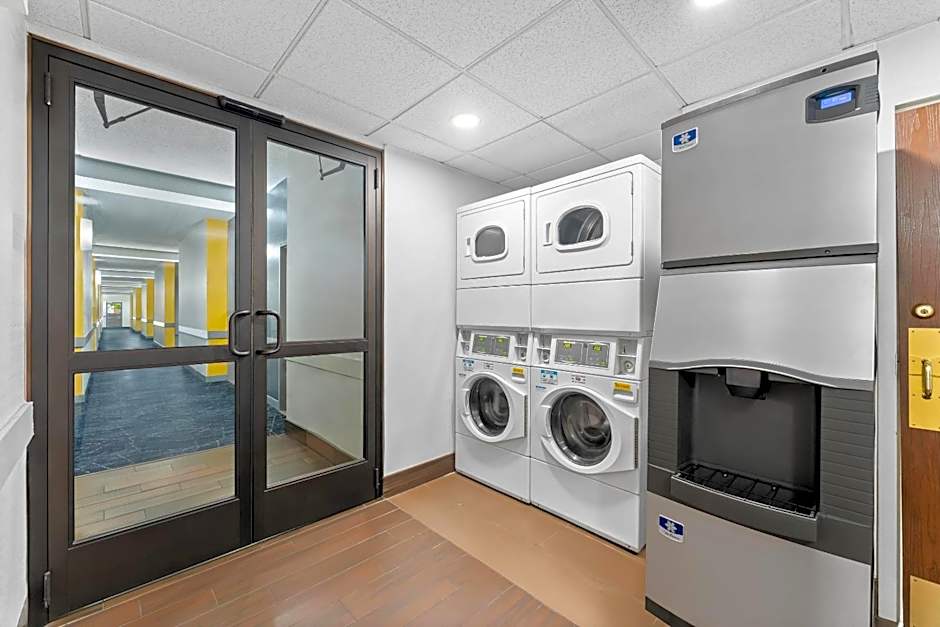 Comfort Suites Bethlehem Near Lehigh University and LVI Airport